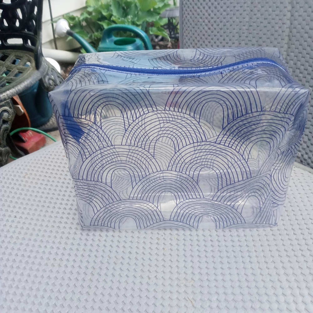 Transparent Zipper Pouch - Picture 3 of 9